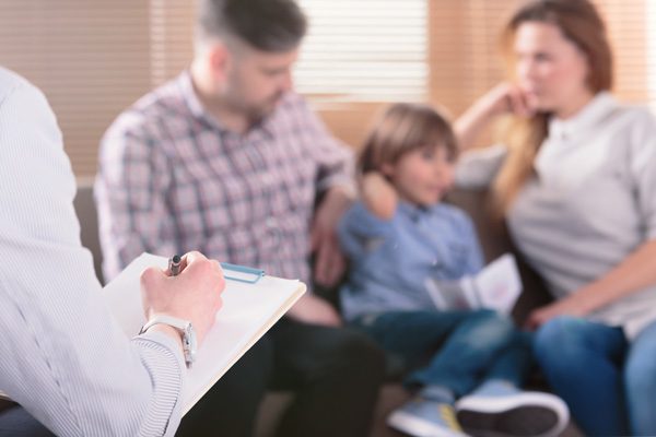 Benefits-of-Family-Therapy - family at counseling