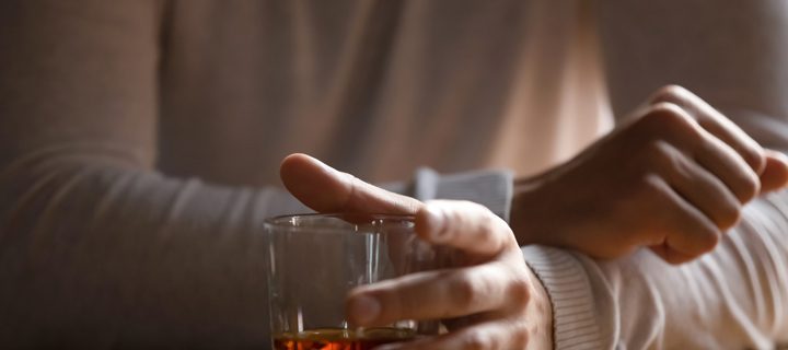How to Know If You Have a Drinking Problem – Signs You’re Struggling with Alcoholism