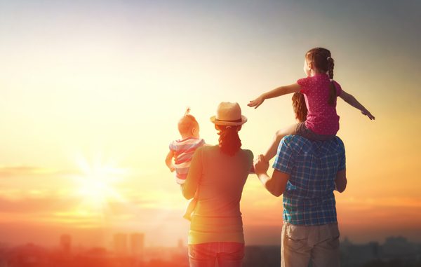 alcohol addiction recovery and the family - family watching sunset - victory addiction recovery center